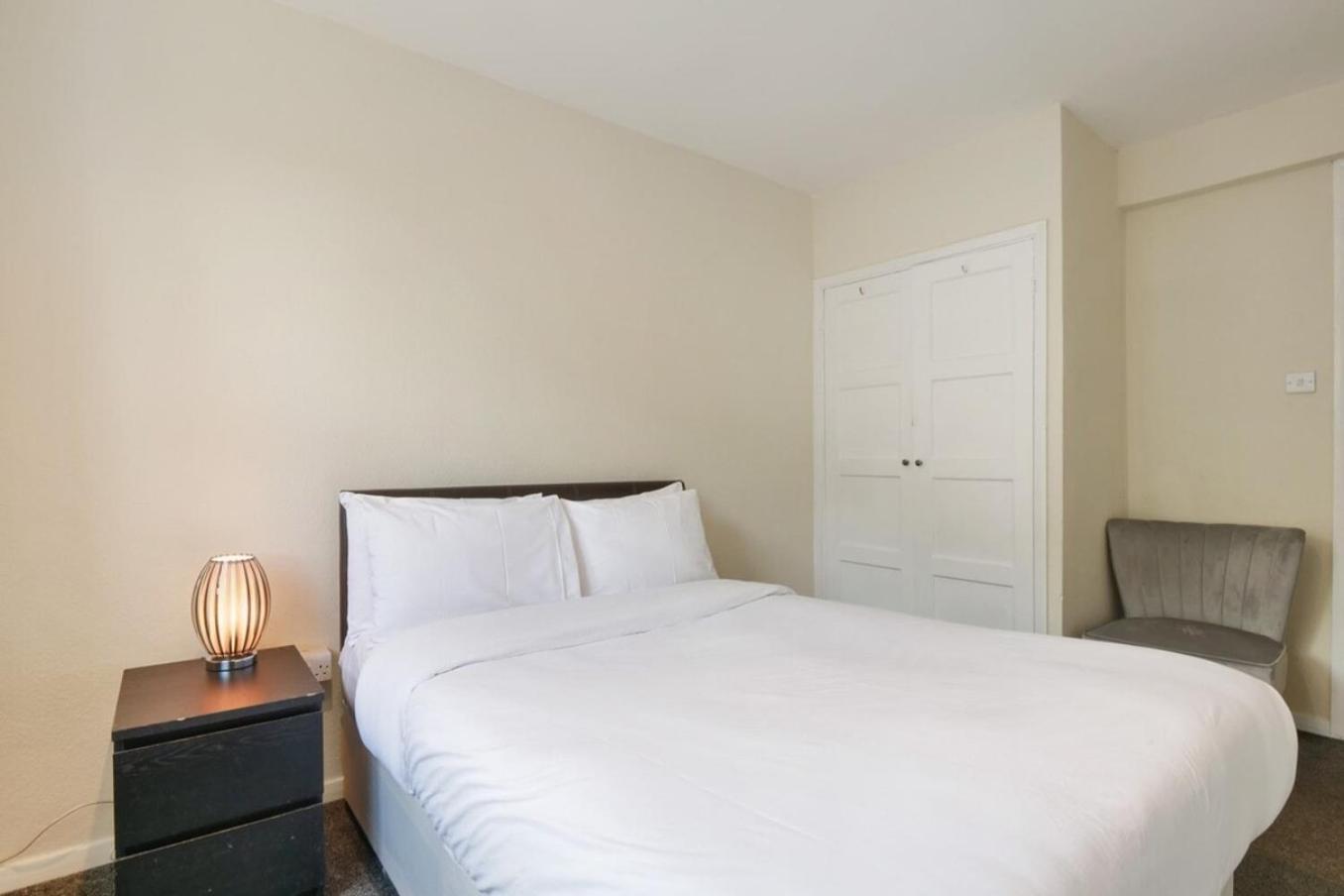 The Serene 2-Bedroom Flat W Free Street Parking ซัตทอน ภายนอก รูปภาพ